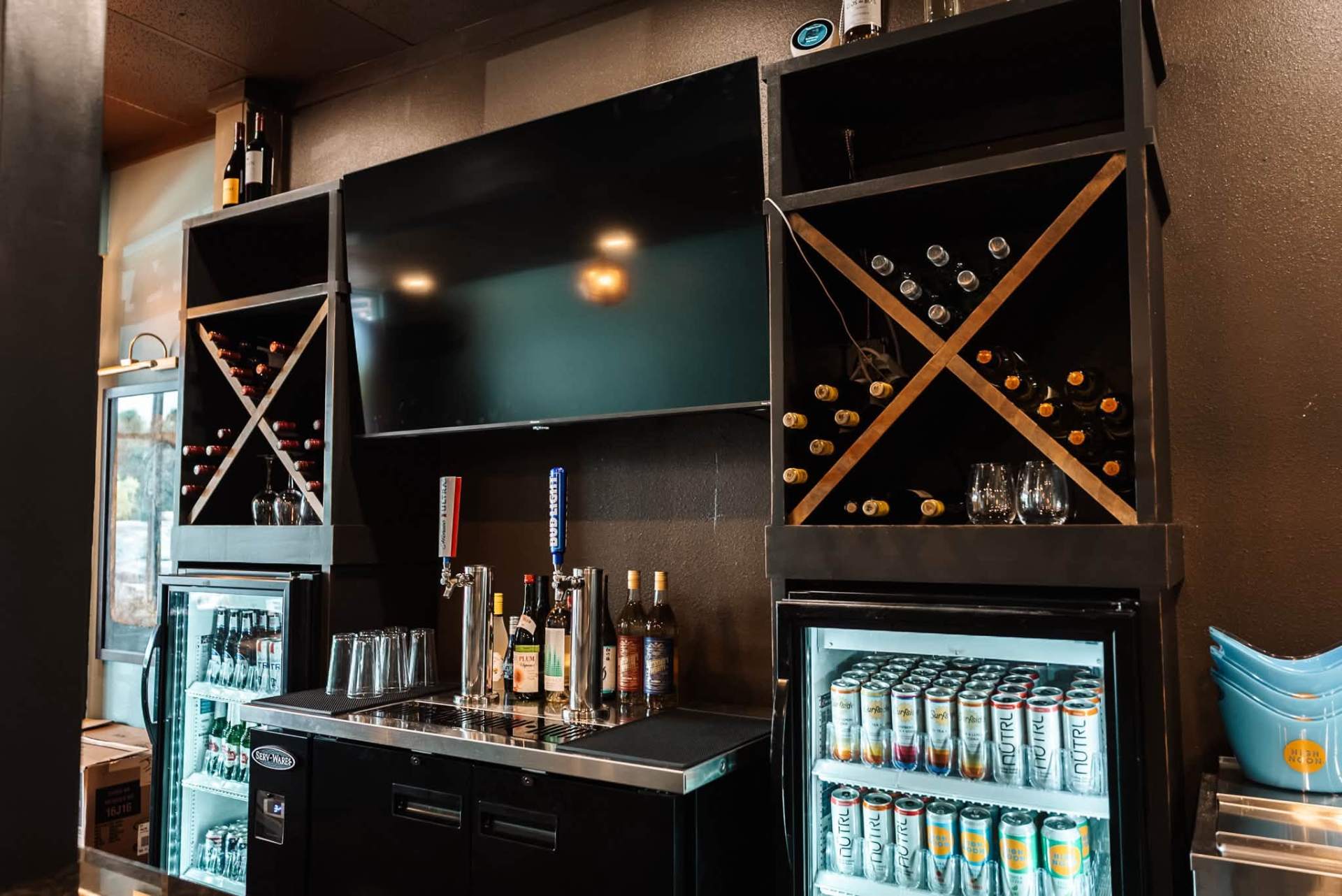 Wine wall and bar taps at Citrus 542
